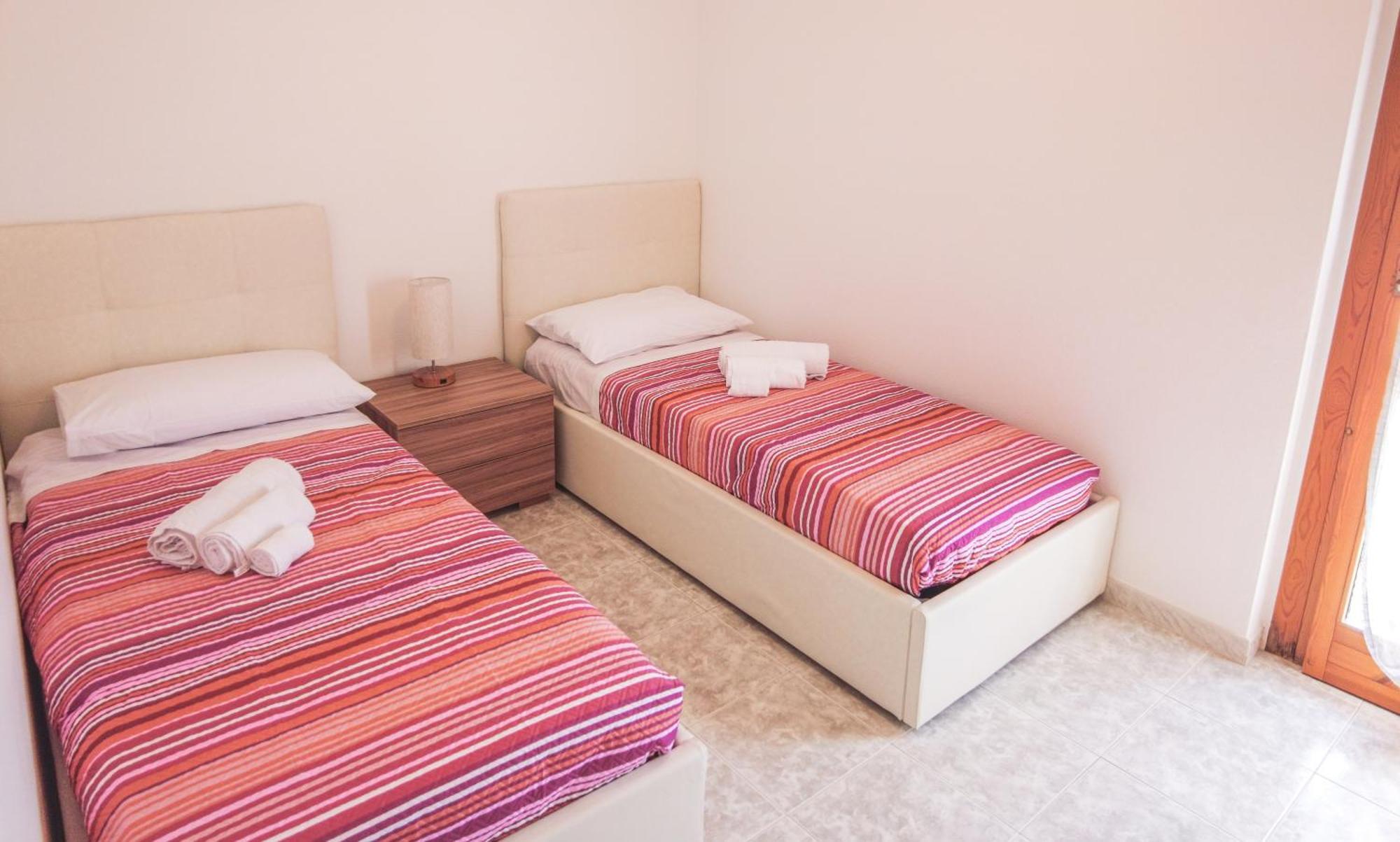 אלגהרו Budget Beds מראה חיצוני תמונה